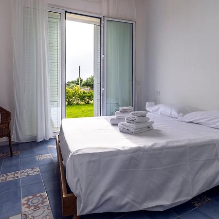 Casa Vacanza Casa Nel Sole Isola  Zewnętrze zdjęcie