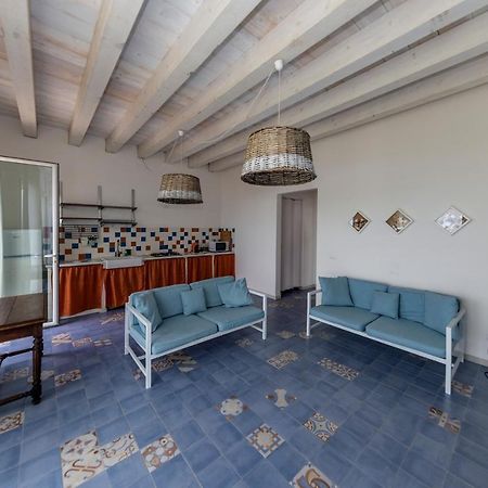 Casa Vacanza Casa Nel Sole Isola  Zewnętrze zdjęcie
