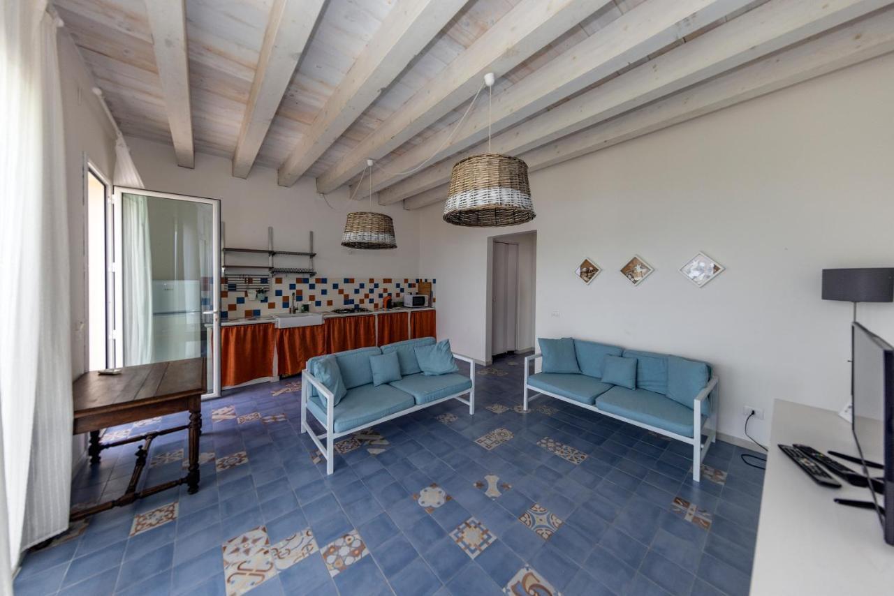 Casa Vacanza Casa Nel Sole Isola  Zewnętrze zdjęcie