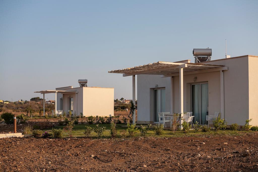 Casa Vacanza Casa Nel Sole Isola  Zewnętrze zdjęcie