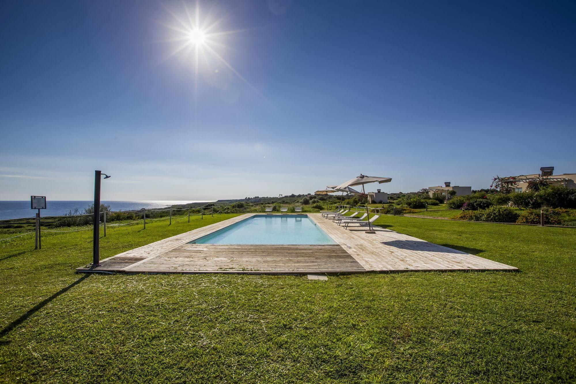 Casa Vacanza Casa Nel Sole Isola  Zewnętrze zdjęcie