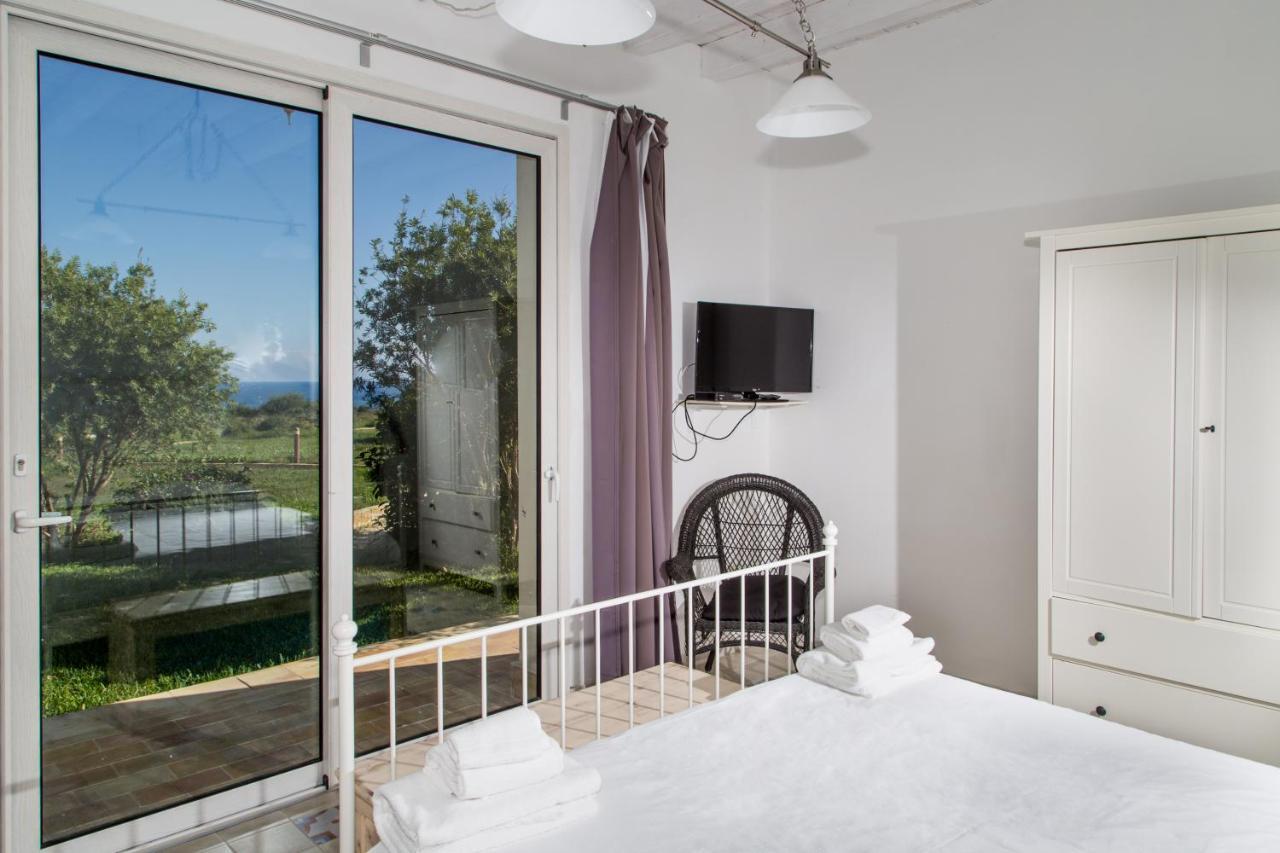 Casa Vacanza Casa Nel Sole Isola  Zewnętrze zdjęcie